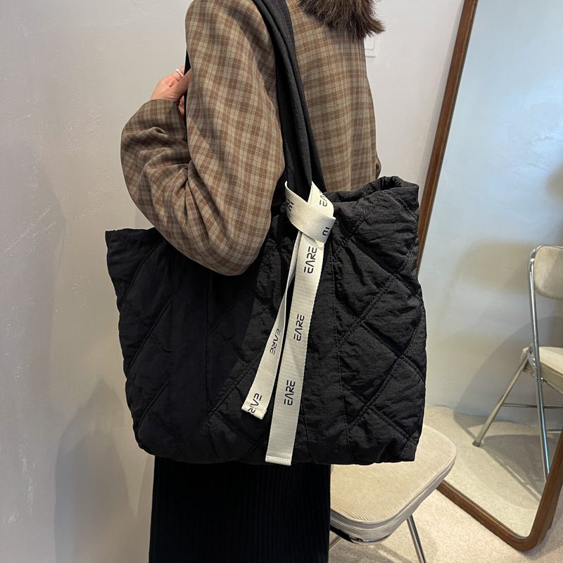 Trillo Quiltet Nylon Håndtaske Til Kvinder - Grå