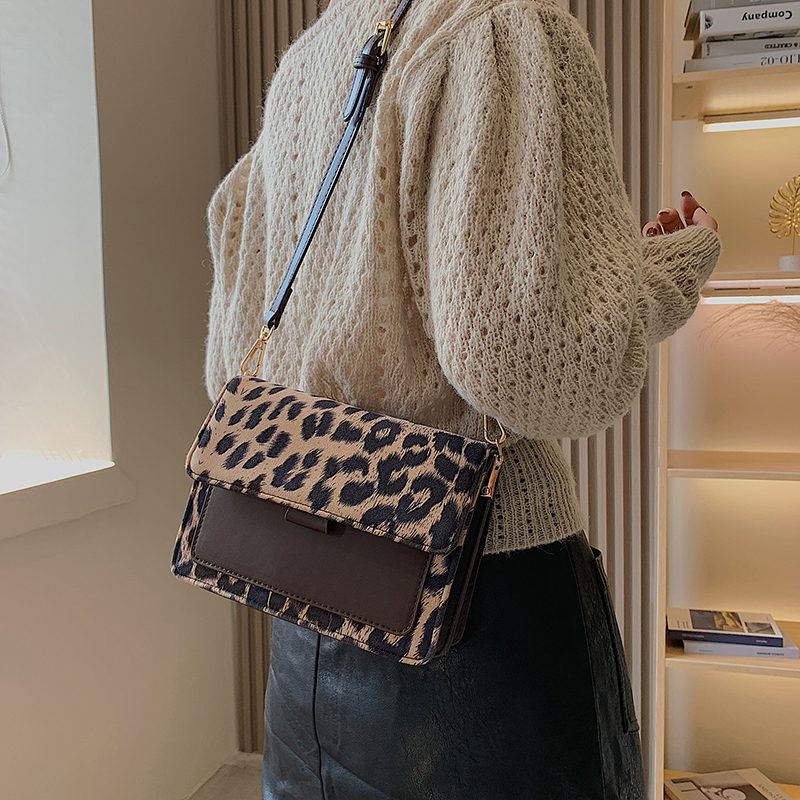 Urrieta Læderflap Crossbody Håndtaske Til Kvinder - Brun