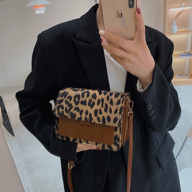 Urrieta Læderflap Crossbody Håndtaske Til Kvinder - Brun