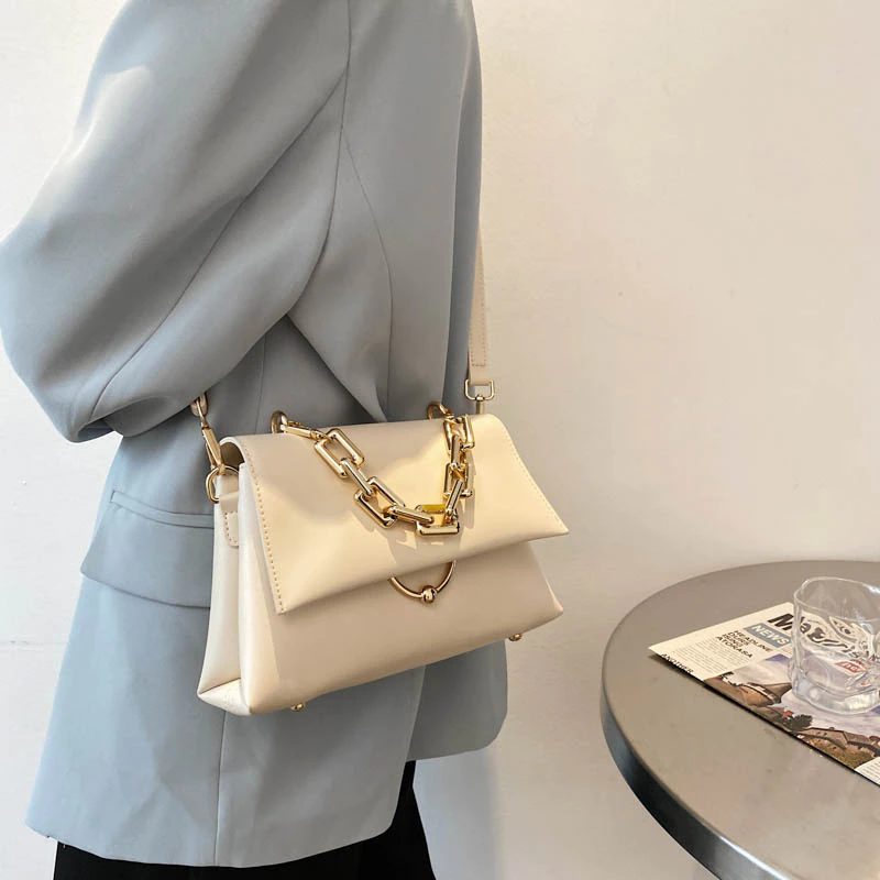 Venia Crossbody-håndtaske I Læder Med Flap Til Kvinder - Sort