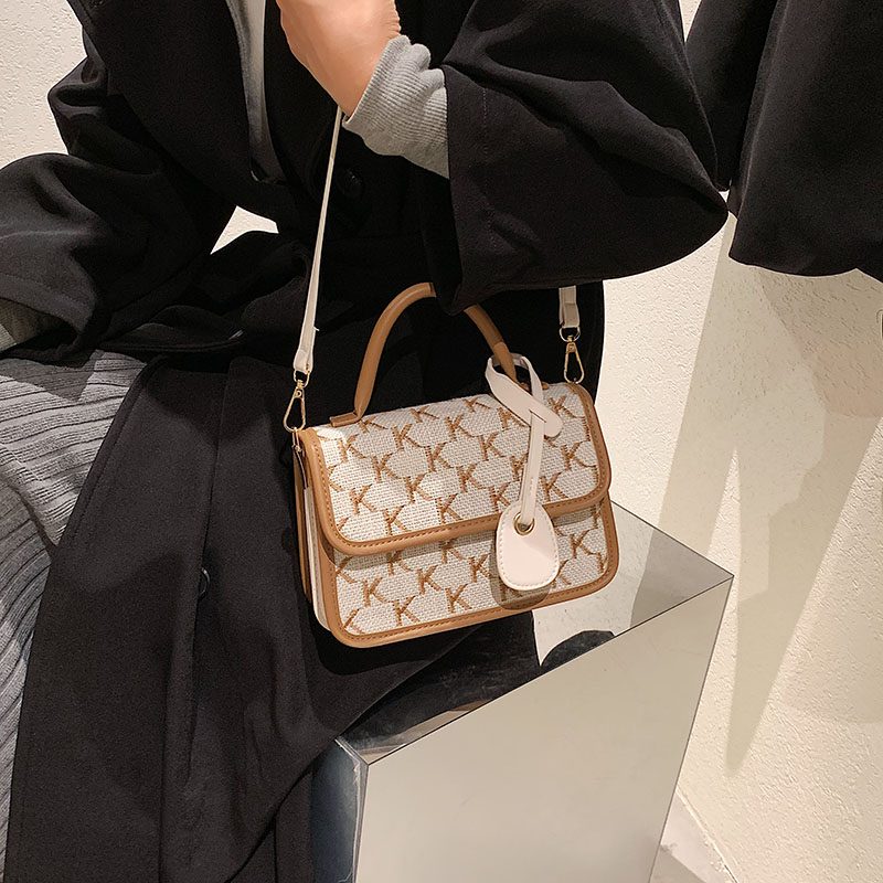 Vernon Crossbody-håndtaske Med Kort Håndtag Til Kvinder - Hvid med Khaki