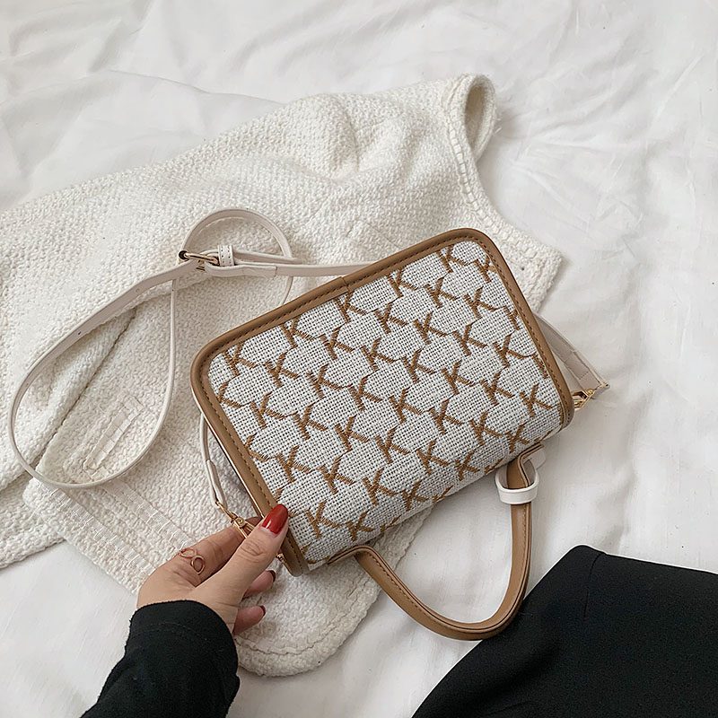 Vernon Crossbody-håndtaske Med Kort Håndtag Til Kvinder - Hvid med Khaki