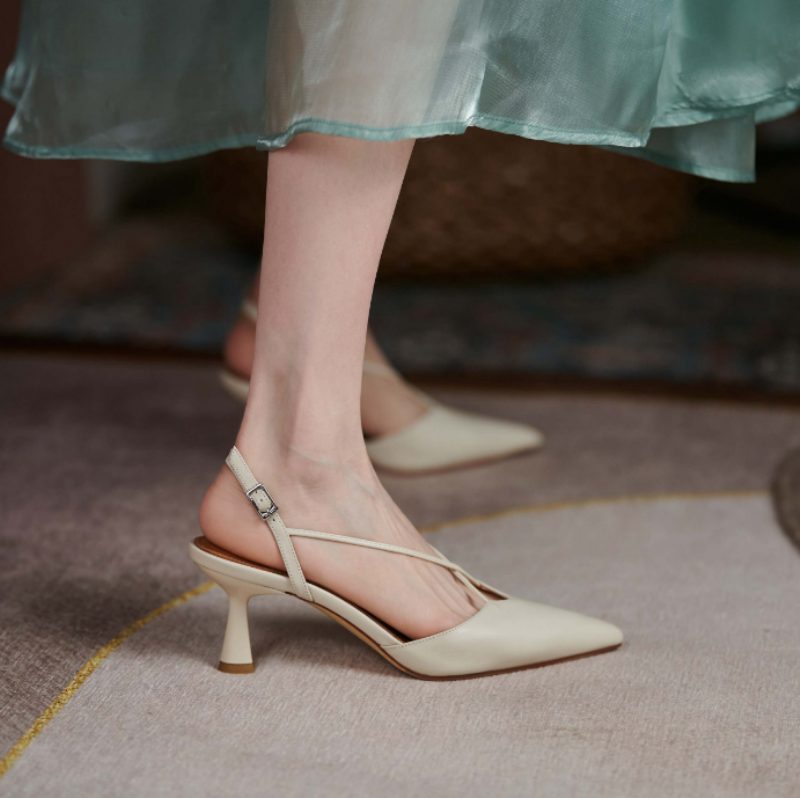 Vika Spidstå Læder Sandal Til Kvinder - Sort