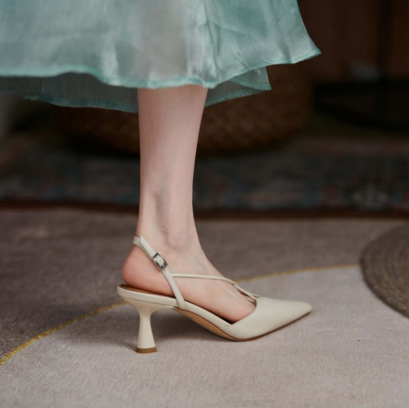 Vika Spidstå Læder Sandal Til Kvinder - Sort