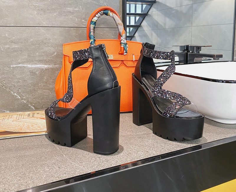 Yerssy Højhælet Sandal Til Kvinder Med Åben Tå - Sort