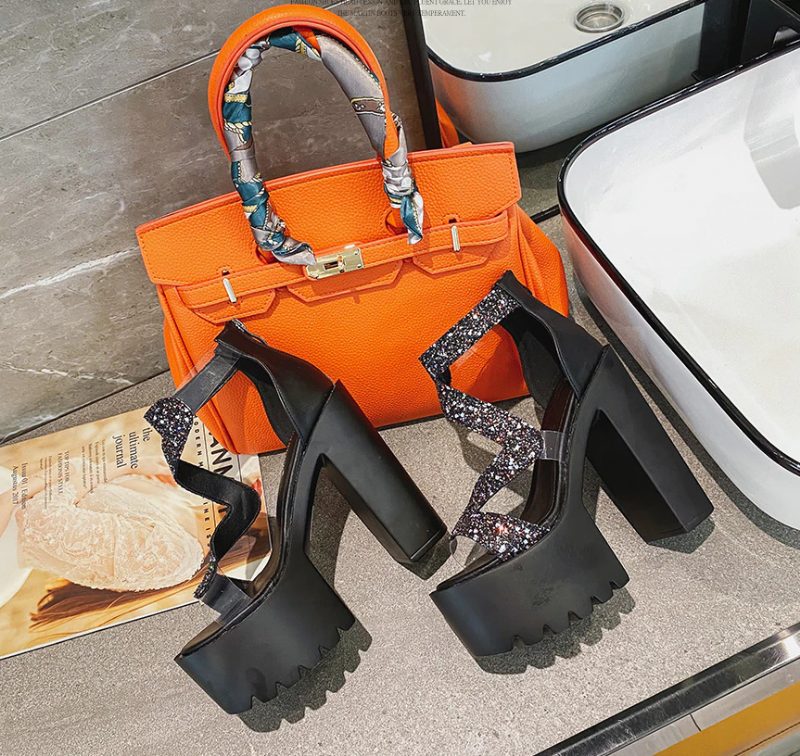 Yerssy Højhælet Sandal Til Kvinder Med Åben Tå - Sort
