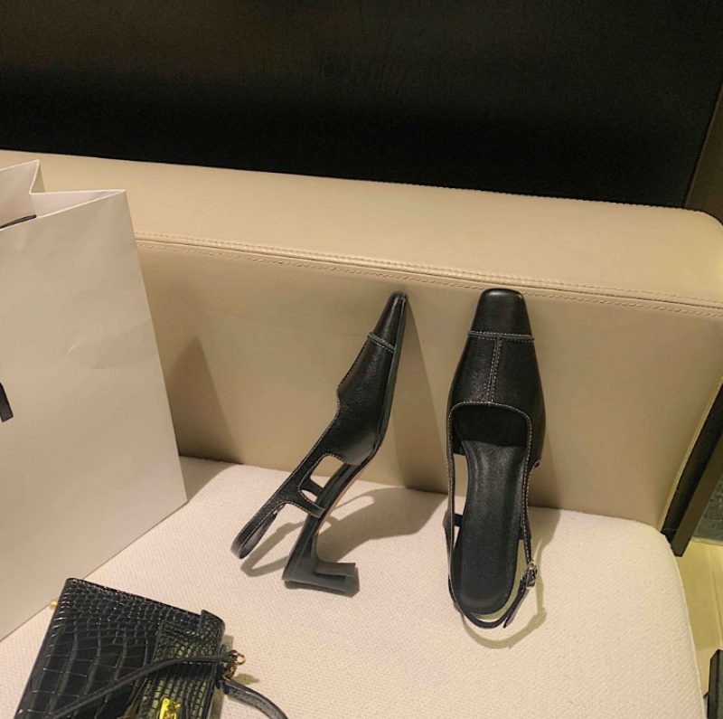 Ziyi Kvinders Højkvalitets Firkantetå Sort Sandal I Ægte Læder - Sort
