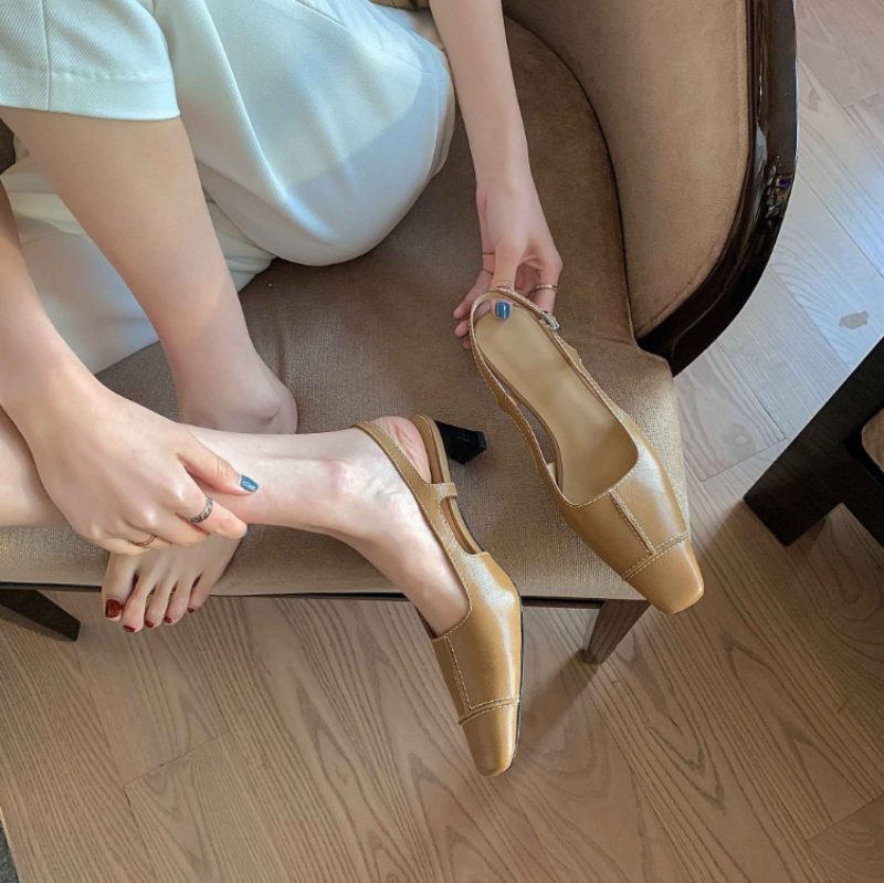Ziyi Kvinders Højkvalitets Firkantetå Sort Sandal I Ægte Læder - Sort
