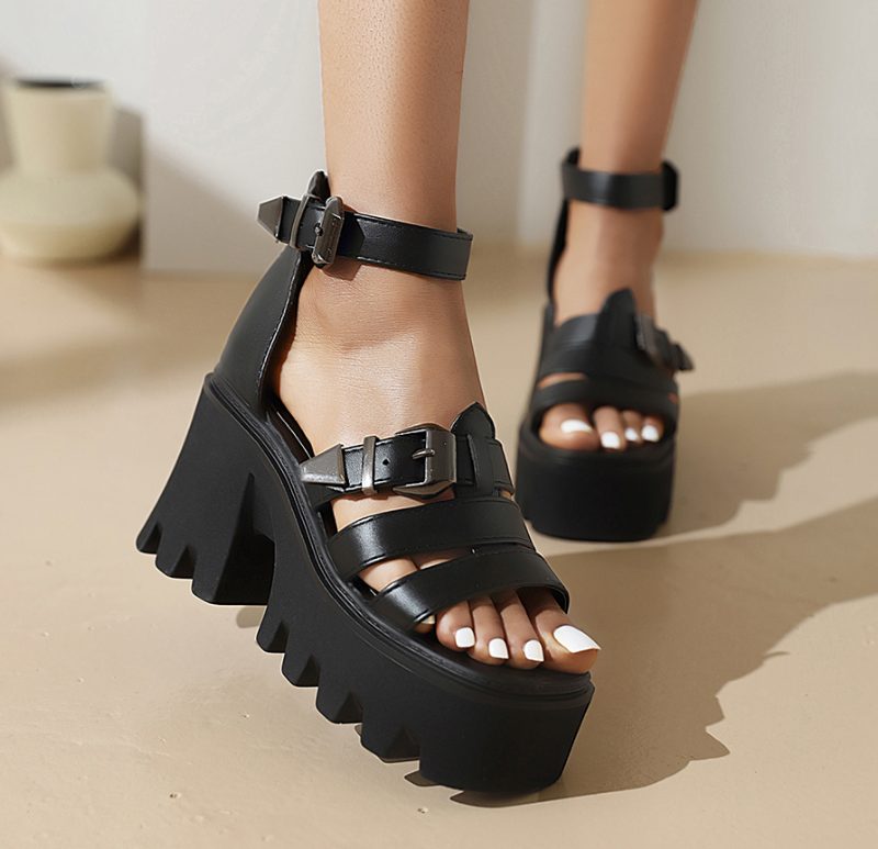 Zuri Dame Plaform Sandal - Sort